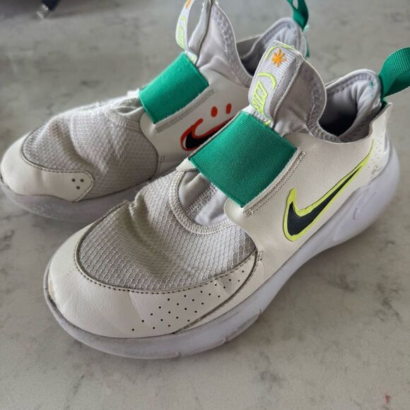Nike Flex Runner 3 GS White Green Orange Kids Size 3.5 Running HF5745 - Picture 2 of 11